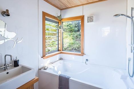 Photo of property in 15 Renown Road, Raumati South, Paraparaumu, 5032