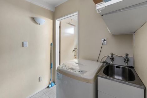 Photo of property in 2/127 Seabrook Avenue, New Lynn, Auckland, 0600