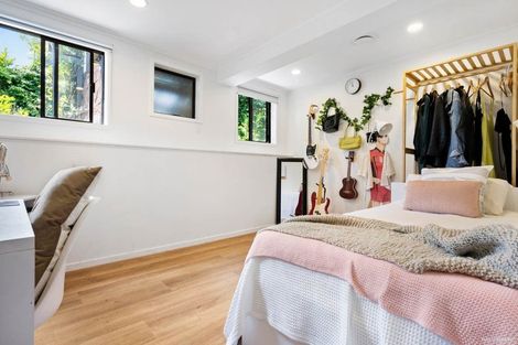 Photo of property in 9 Kingussie Place, Highland Park, Auckland, 2010