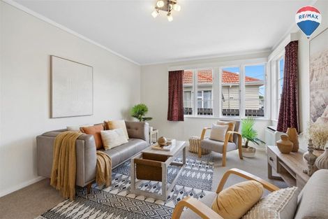 Photo of property in 22 Shearer Crescent, Naenae, Lower Hutt, 5011