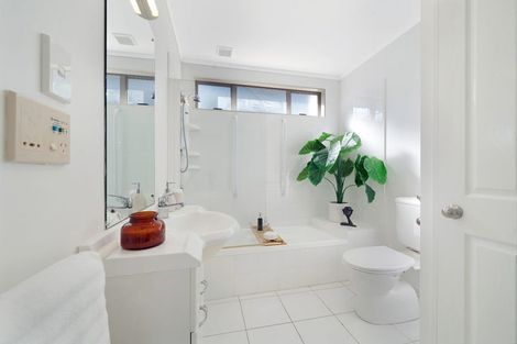 Photo of property in 8 Lockington Avenue, Henderson, Auckland, 0612