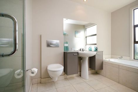 Photo of property in 135 Wiseley Road, West Harbour, Auckland, 0618