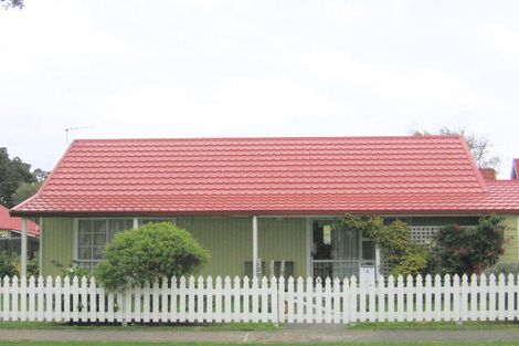 Photo of property in 2 Barber Grove, Moera, Lower Hutt, 5010