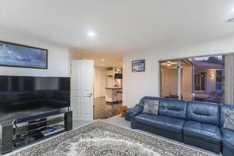 Photo of property in 27 Millennium Hill, Paraparaumu, 5032