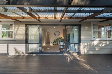 Photo of property in 36 Sunline Avenue, Massey, Auckland, 0614