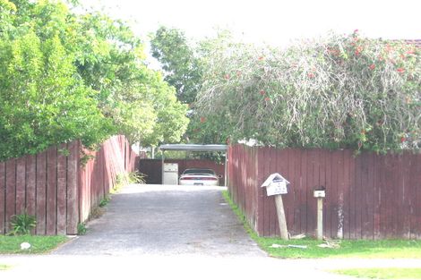 Photo of property in 2/222 Waitemata Drive, Ranui, Auckland, 0612