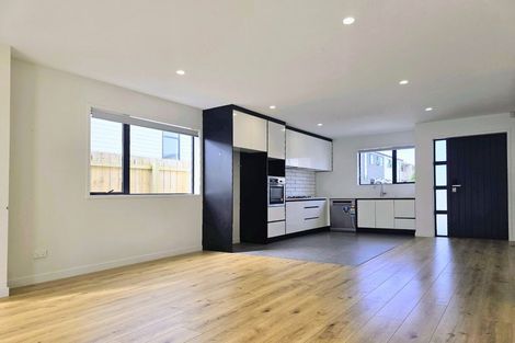 Photo of property in 7b Gulf Crest, Bucklands Beach, Auckland, 2012