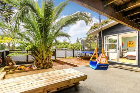 Photo of property in 1/135a Glengarry Road, Glen Eden, Auckland, 0602