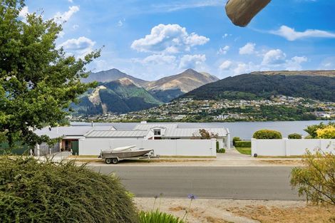 Photo of property in 25 Oregon Drive, Kelvin Heights, Queenstown, 9300