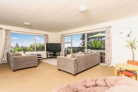 Photo of property in 1/135a Glengarry Road, Glen Eden, Auckland, 0602