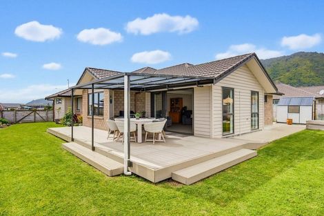 Photo of property in 35 Waipunahau Road, Waikanae, 5036