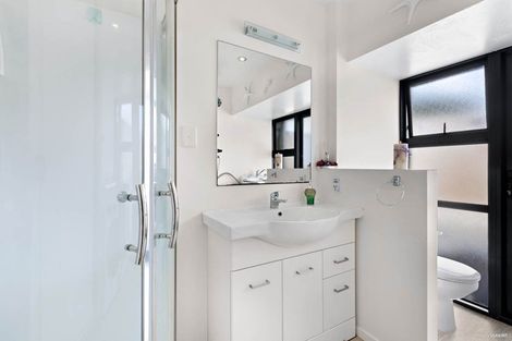 Photo of property in 2/84 Prince Regent Drive, Half Moon Bay, Auckland, 2012