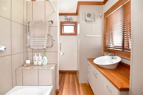 Photo of property in 64a Tiri Road, Manly, Whangaparaoa, 0930