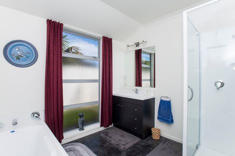 Photo of property in 10 Pohutukawa Grove, Lytton West, Gisborne, 4010