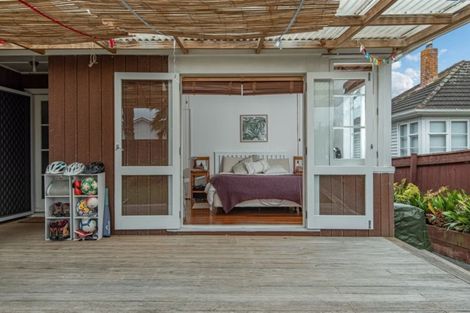 Photo of property in 46 Philomel Crescent, Bayswater, Auckland, 0622