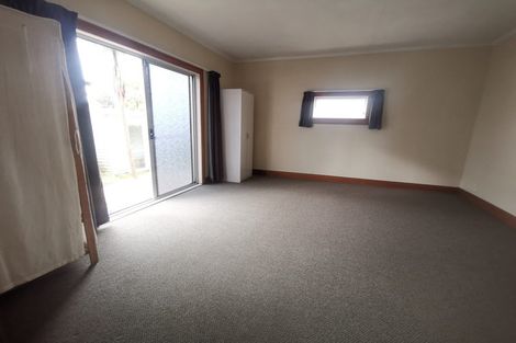 Photo of property in 18 Waiohua Road, Greenlane, Auckland, 1061