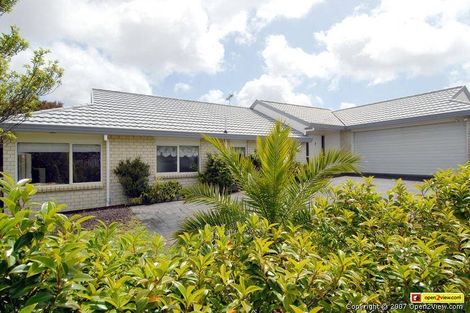 Photo of property in 15 Goldfinch Rise, Unsworth Heights, Auckland, 0632