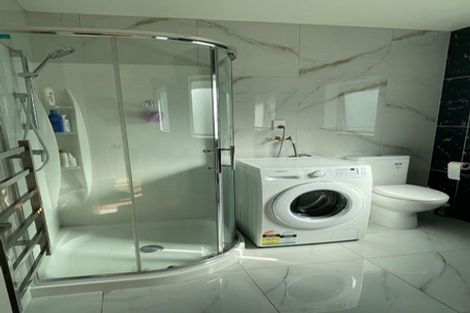 Photo of property in 58 Harrowglen Drive, Northcross, Auckland, 0630