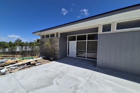 Photo of property in 19 Brunton Place, Glenfield, Auckland, 0629