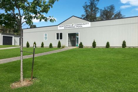 Photo of property in 20 Paraekaretu Street, Hunterville, 4730