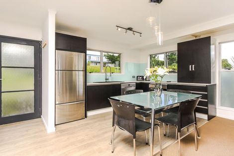 Photo of property in 1/135a Glengarry Road, Glen Eden, Auckland, 0602