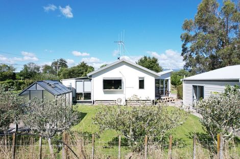 Photo of property in 3 Avenue North Road, Levin, 5510