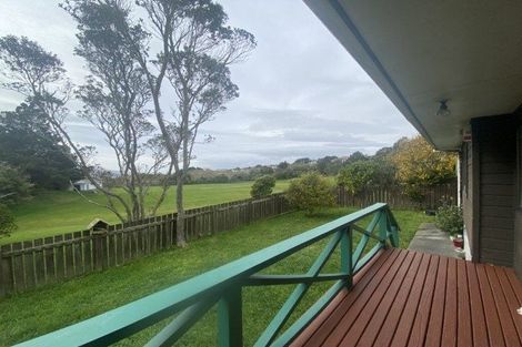 Photo of property in 39a Horokiwi Road West, Newlands, Wellington, 6037