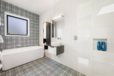 Photo of property in 37 Pendeen Crescent, Jacks Point, Queenstown, 9371