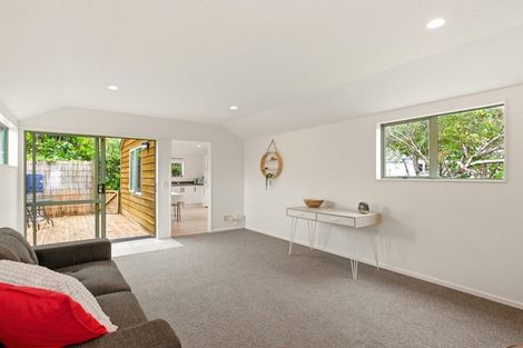 Photo of property in 18 Darlington Terrace, Miramar, Wellington, 6022