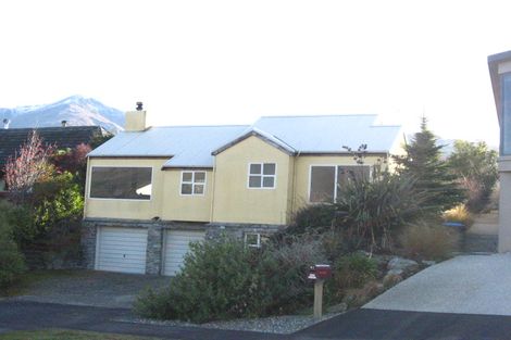 Photo of property in 83 Cedar Drive, Kelvin Heights, Queenstown, 9300