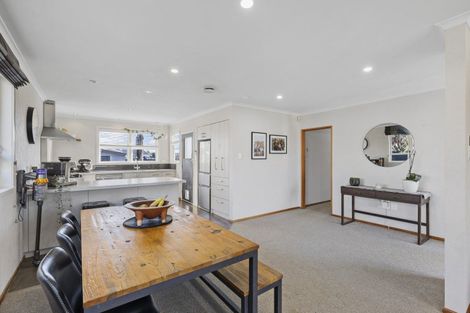 Photo of property in 1 Alma Place, Milson, Palmerston North, 4414