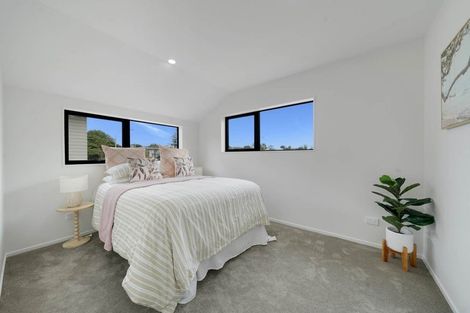 Photo of property in 14b Friesian Drive, Mangere, Auckland, 2022