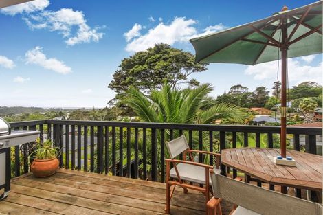 Photo of property in 1/135a Glengarry Road, Glen Eden, Auckland, 0602