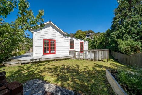 Photo of property in 219 Middleton Road, Churton Park, Wellington, 6037