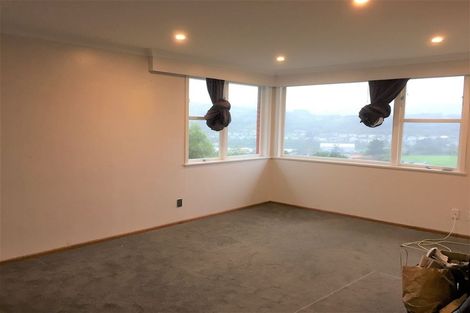 Photo of property in 38 Saint Johns Terrace, Tawa, Wellington, 5028