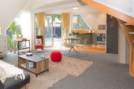 Photo of property in 2/280 Memorial Avenue, Burnside, Christchurch, 8053