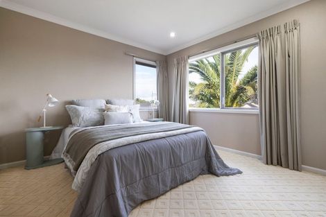 Photo of property in 28 The Esplanade, Huntington, Hamilton, 3210