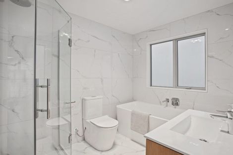 Photo of property in 37b Sorrel Crescent, Bucklands Beach, Auckland, 2012