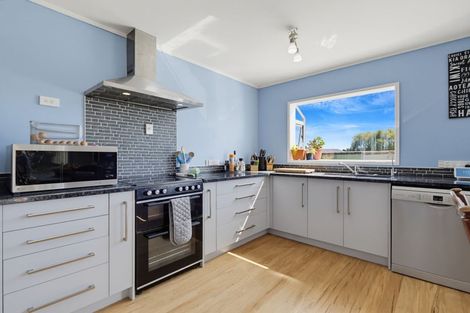 Photo of property in 16 Hydro Road, Edgecumbe, 3120