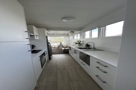 Photo of property in 2/8 Rewi Street, Torbay, Auckland, 0630