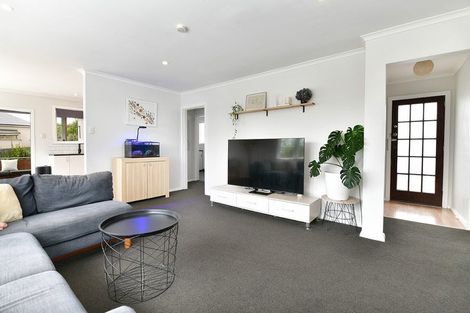 Photo of property in 32 Karaka Street, Helensville, 0800