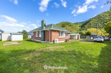 Photo of property in 35 Black Beech Street, Birchville, Upper Hutt, 5018