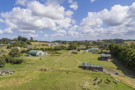 Photo of property in 133 Hanham Road, Kumeu, 0891