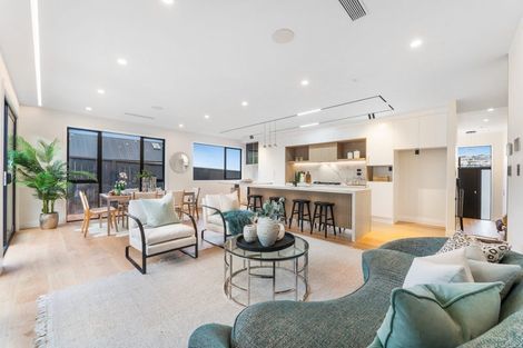 Photo of property in 36 Streamview Way, Long Bay, 0792