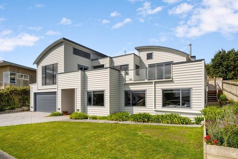 Photo of property in 8 Bowsprit Way, Whitby, Porirua, 5024