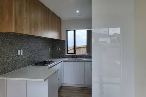 Photo of property in 37 Nola Dawn Avenue, Papakura, 2110