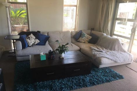 Photo of property in 224 Glamorgan Drive, Northcross, Auckland, 0630