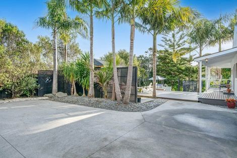 Photo of property in 61 Brian Crescent, Stanmore Bay, Whangaparaoa, 0932