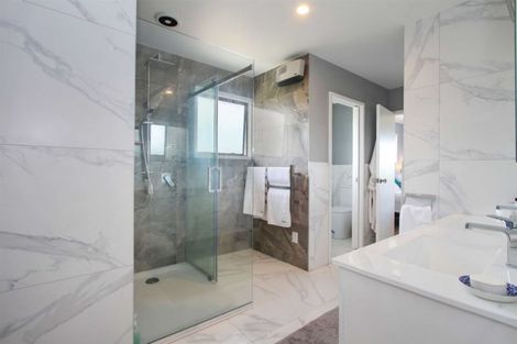 Photo of property in 33 Stella Drive, Clarks Beach, 2122