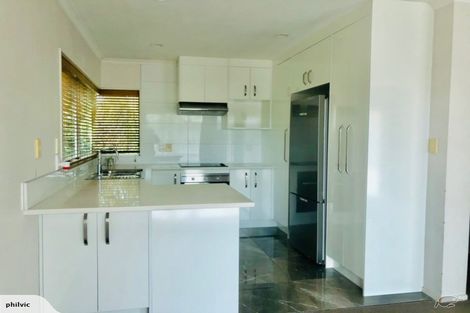 Photo of property in 1 Brompton Place, Burswood, Auckland, 2013